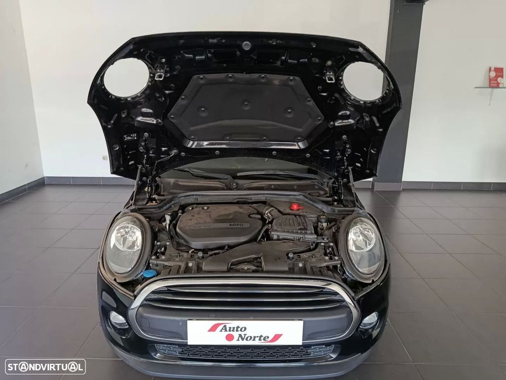 MINI 5 Portas Cooper D - 16