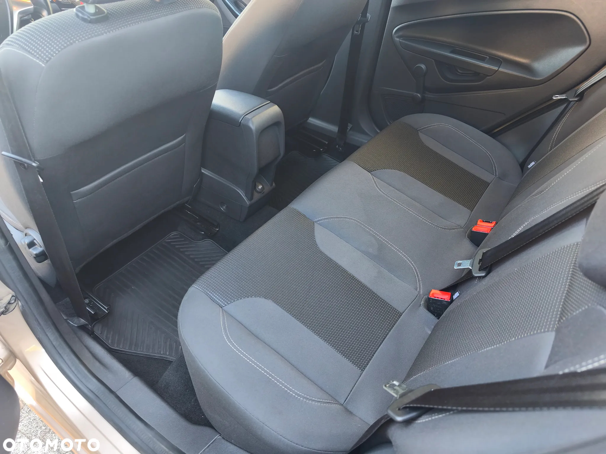 Ford Fiesta 1.0 EcoBoost Titanium - 40