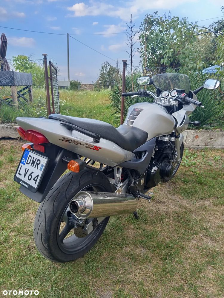 Kawasaki ZR - 11