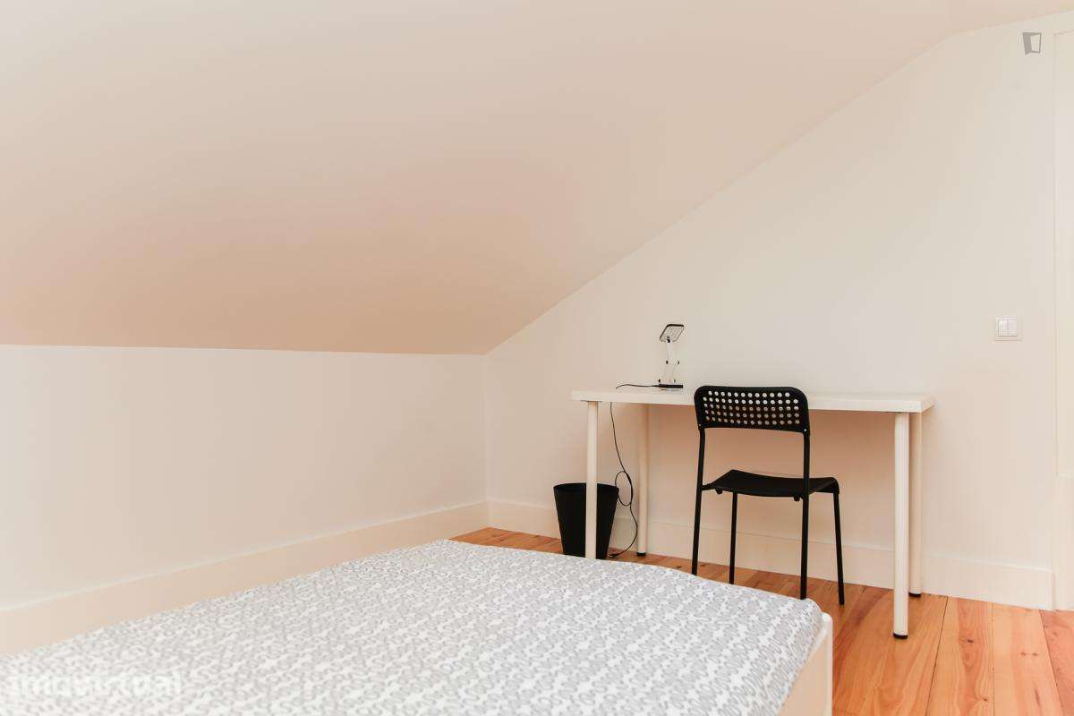 Quarto - localizado em Cidral Coimbra - Grande imagem: 5/43