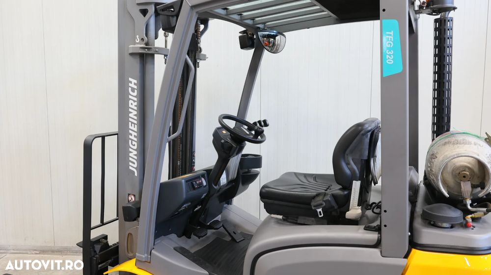 Jungheinrich TFG 320 - 9