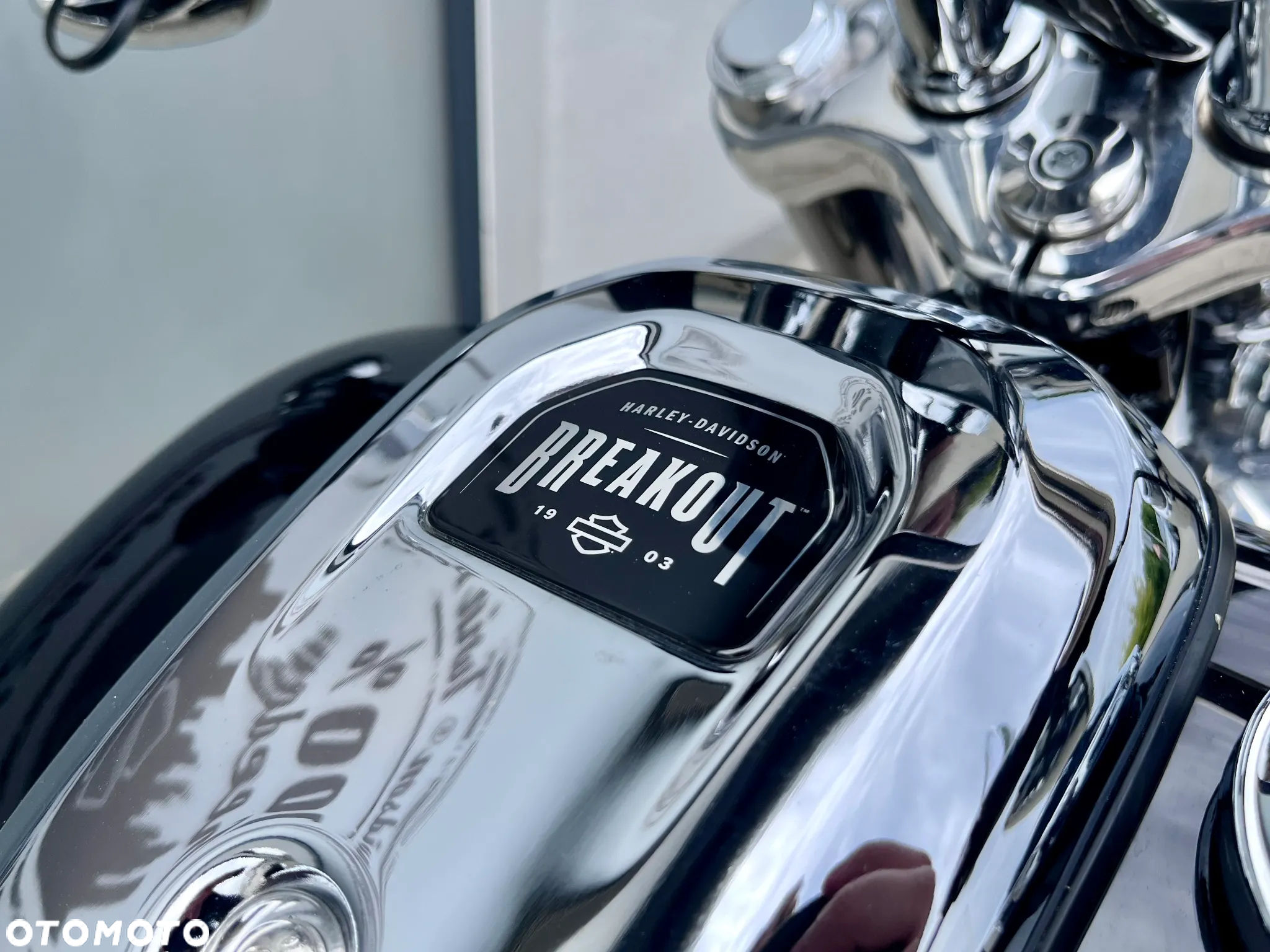 Harley-Davidson Softail Breakout - 8