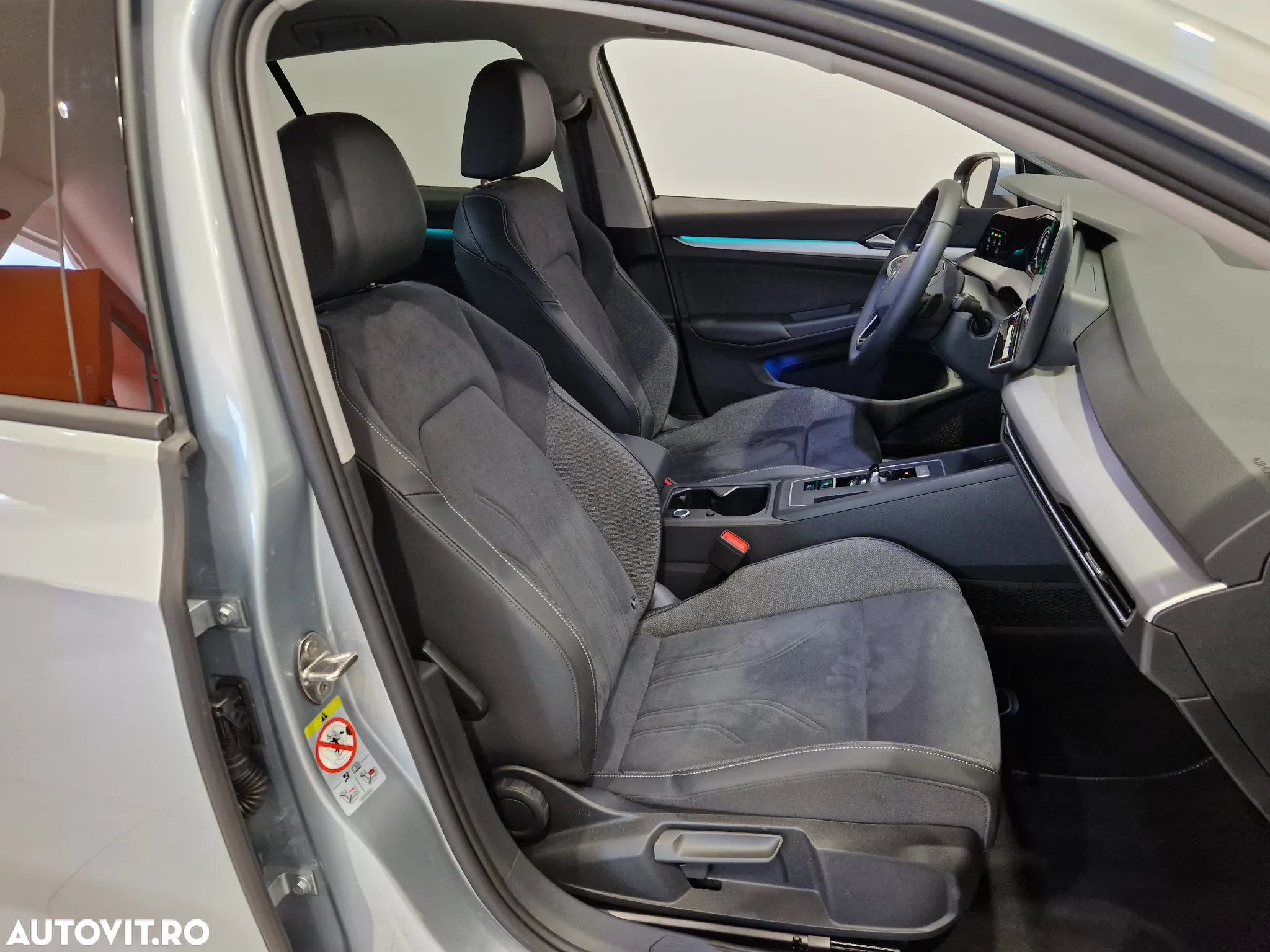 Volkswagen Golf 1.5 eTSI DSG MHEV Advanced - 13