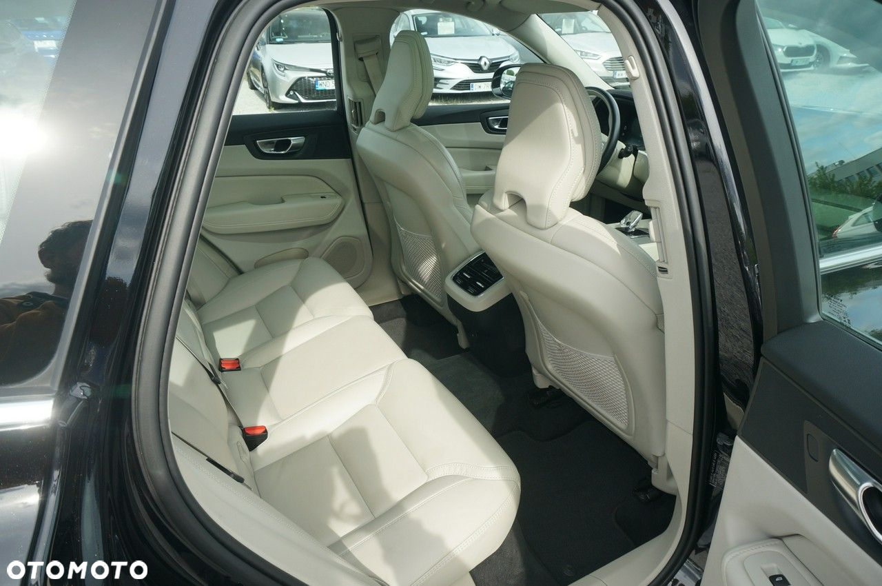 Volvo XC 60 - 24
