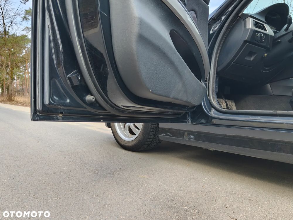 BMW Seria 3 318i - 10