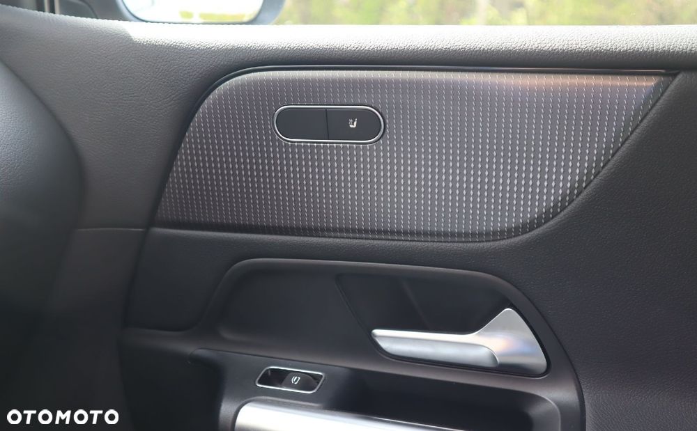 Mercedes-Benz Klasa B 180 d Progressive 8G-DCT - 16