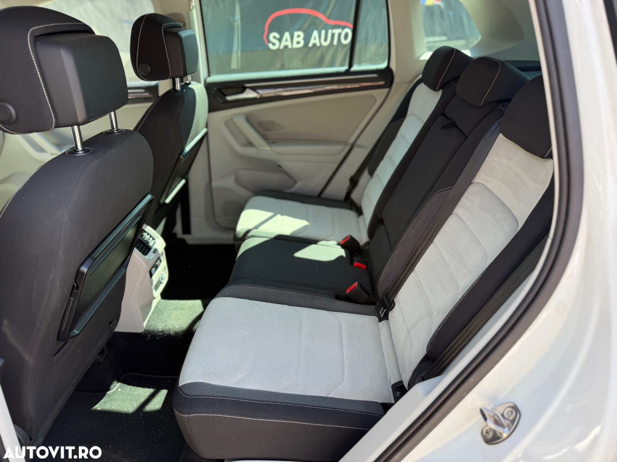 Volkswagen Tiguan 2.0 TDI SCR DSG R-Line - 16