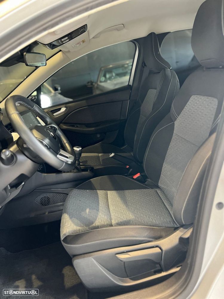 Renault Clio - 22