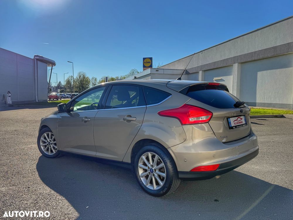 Ford Focus - 8