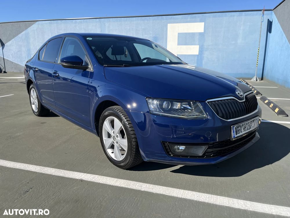 Skoda Octavia 1.6 TDI DSG Style - 2