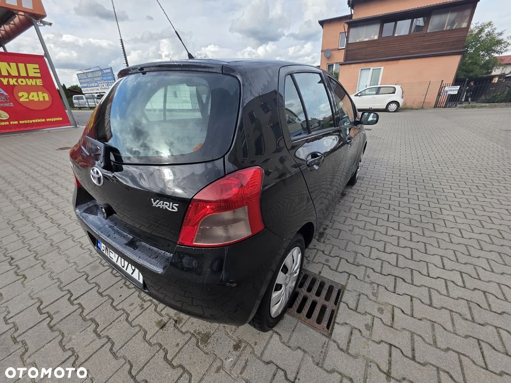 Toyota Yaris 1.3 Luna Premium - 7