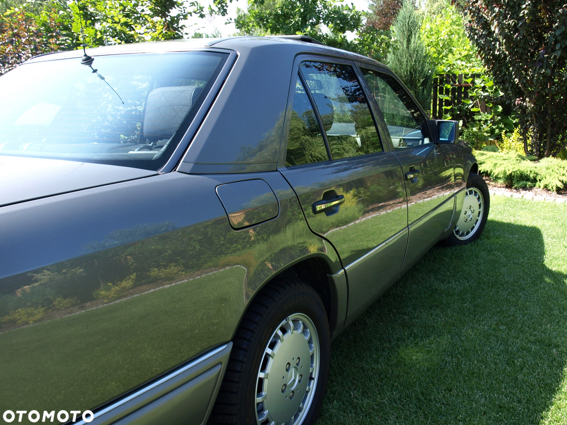 Mercedes-Benz Klasa E 300 D - 11