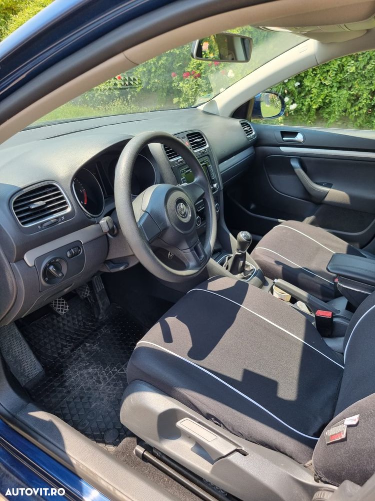 Volkswagen Golf - 6