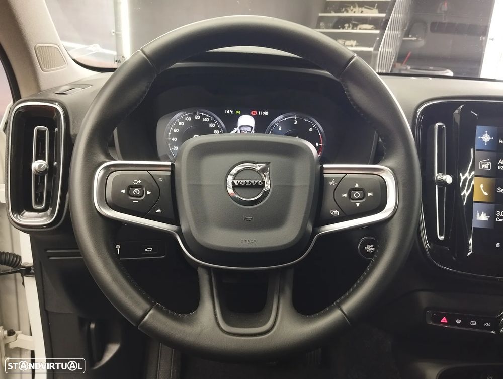 Volvo XC 40 2.0 D4 Momentum Plus AWD - 19