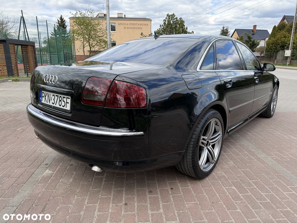 Audi A8 - 4