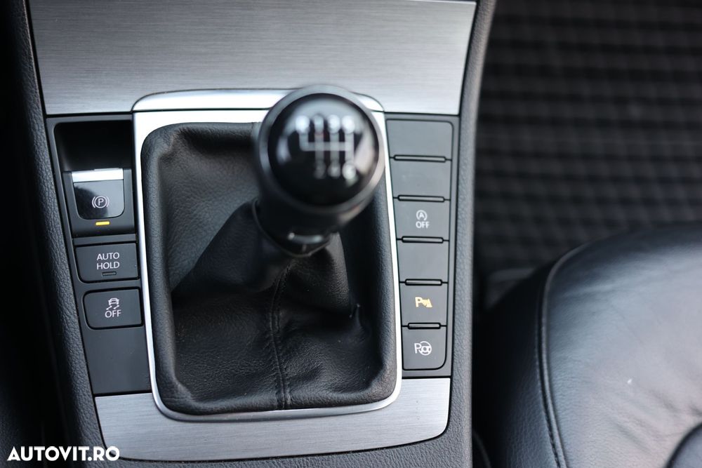 Volkswagen Passat Variant 2.0 TDI BlueMotion Technology Business Edition - 39