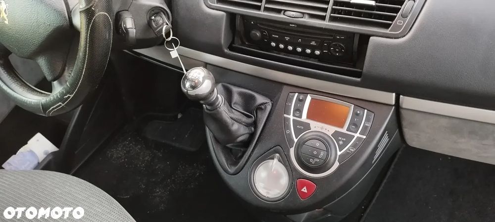 Peugeot 807 HDi 135 Family - 7