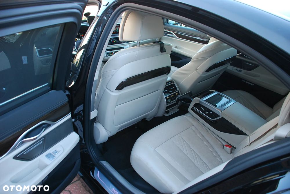 BMW Seria 7 740d xDrive - 30