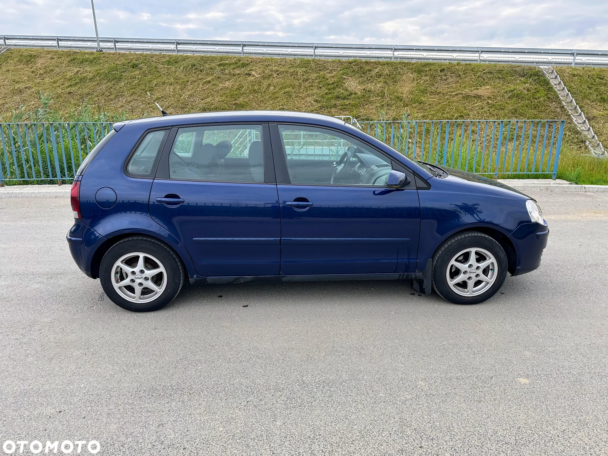 Volkswagen Polo 1.4 16V Comfortline - 8