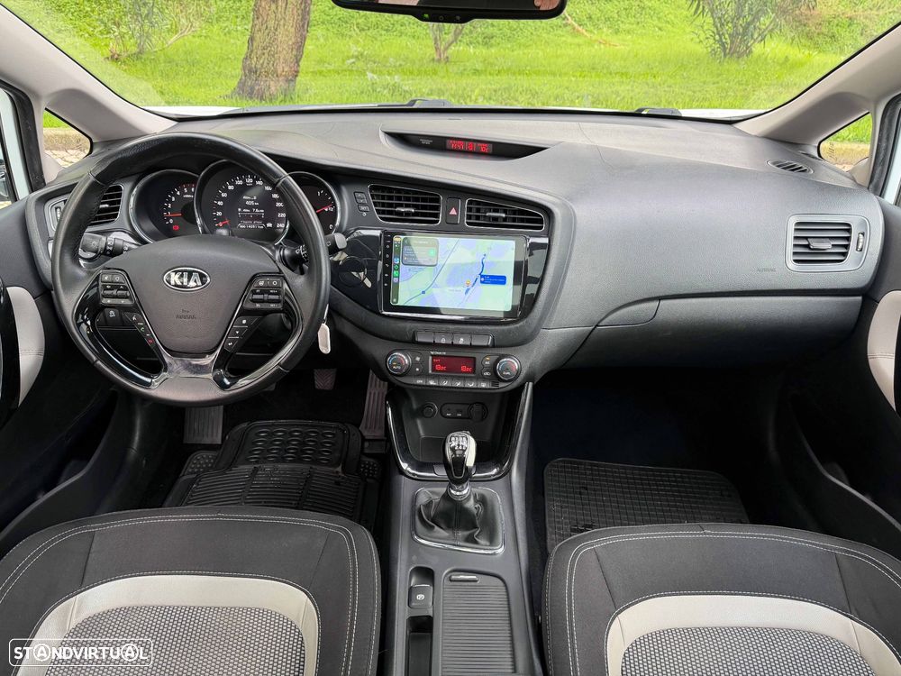 Kia Ceed SW 1.6 CRDi 128 ISG Dream Team Edition - 3