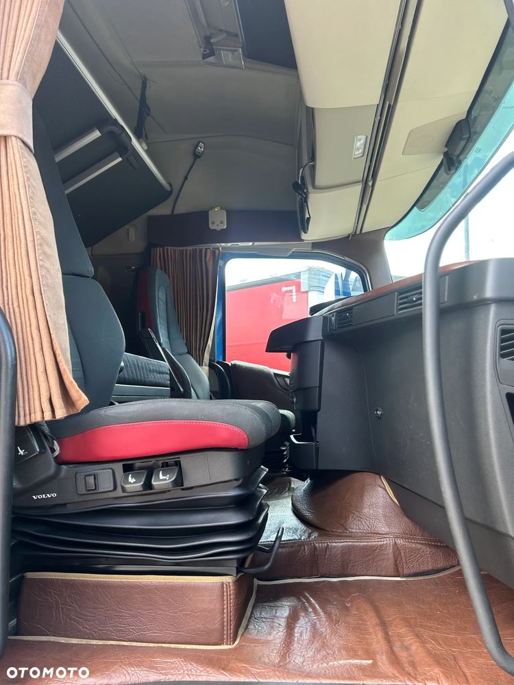 Volvo FH 500 AUTOMAT / HALOGENY ORUROWANIE / FULL SPOJLERY / LED / EURO 6 / TACHOGRAF NOWEJ GENERACJI / PRZÓD NOWE OPONY DUNLOP / 2015 ROK !! - 36