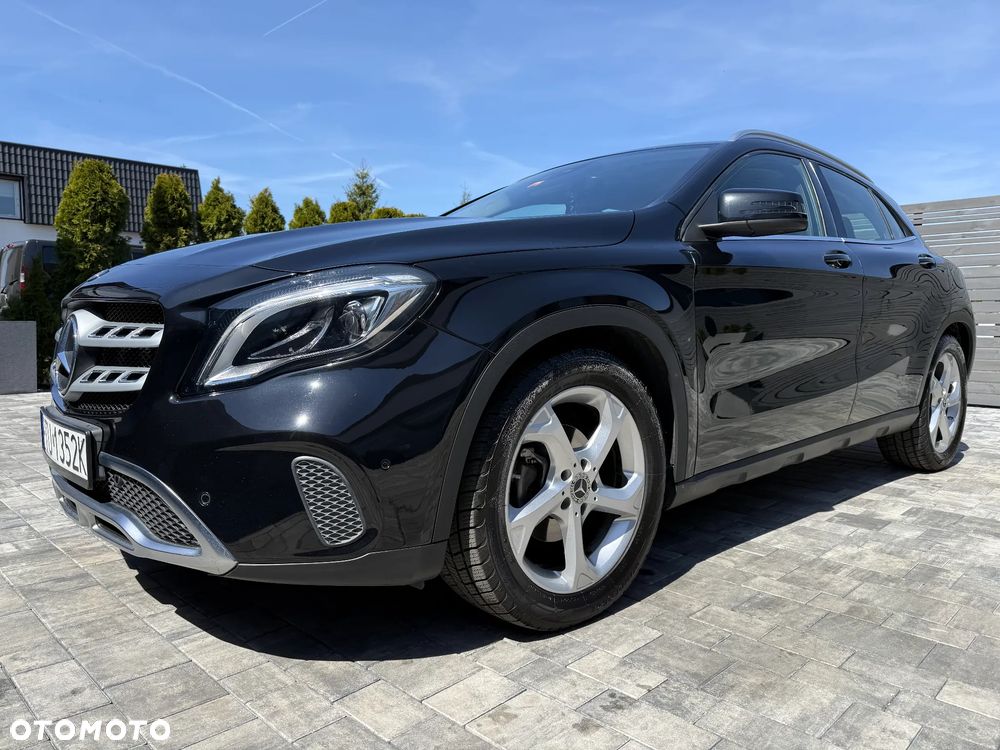 Mercedes-Benz GLA 180 7G-DCT UrbanStyle Edition