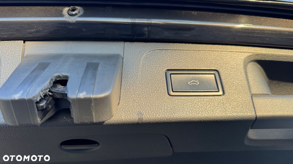 Volkswagen Passat 2.0 TDI SCR DSG Elegance - 28