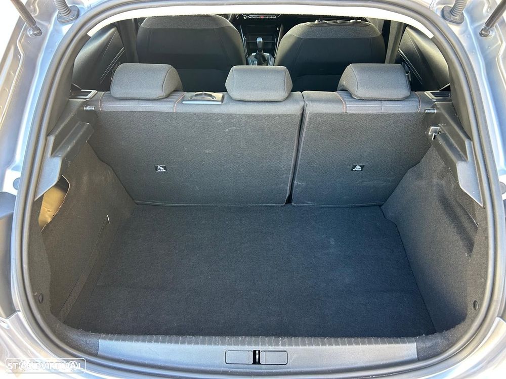 Peugeot 208 1.2 PureTech SE Style - 12