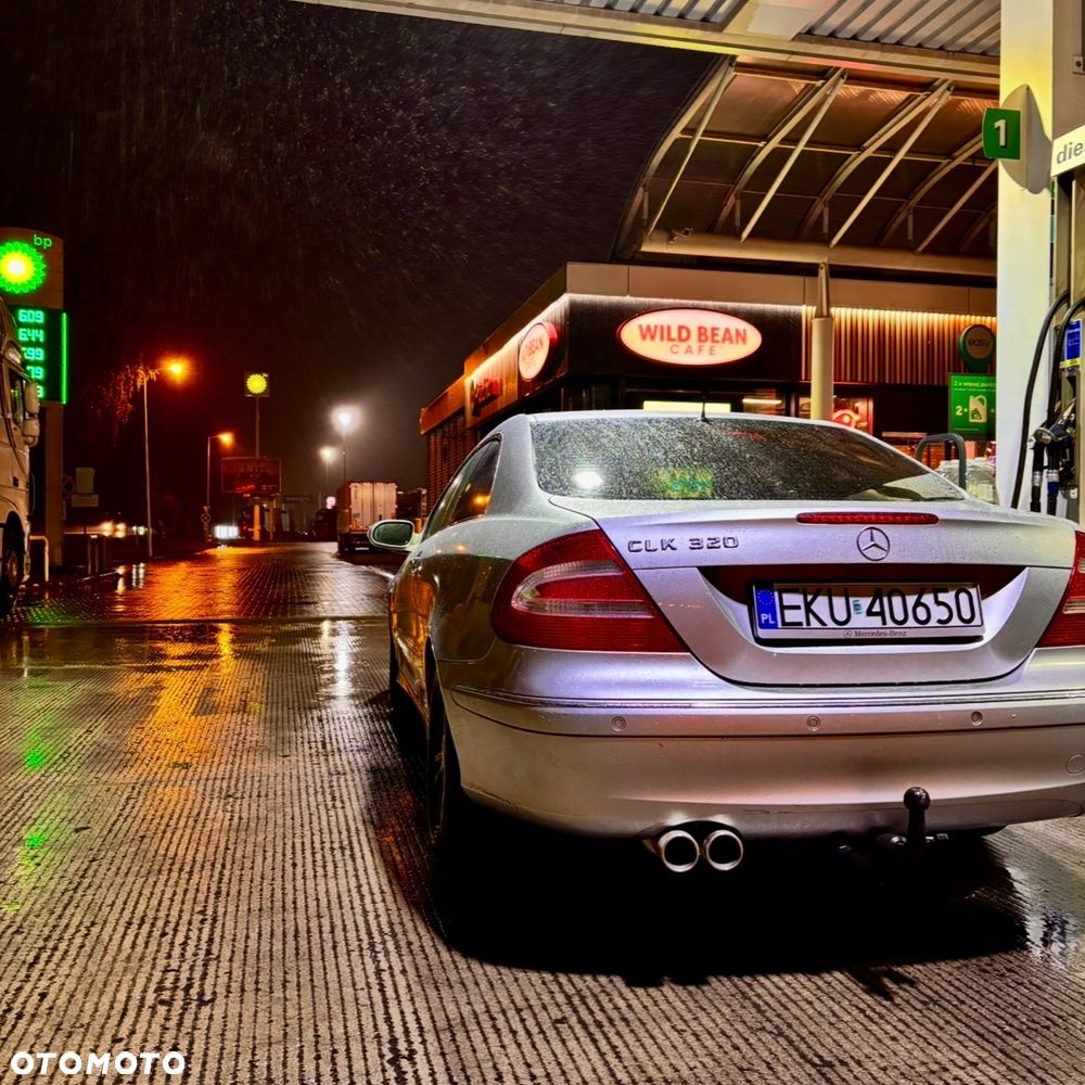 Mercedes-Benz CLK - 22