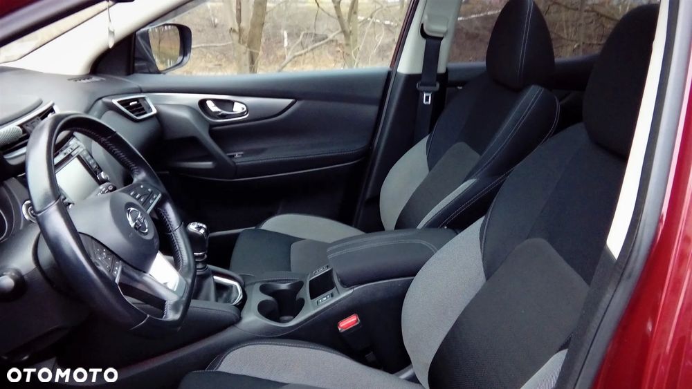 Nissan Qashqai 1.6 DIG-T N-Connecta - 26