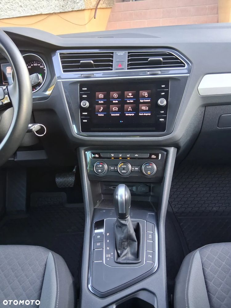 Volkswagen Tiguan - 17