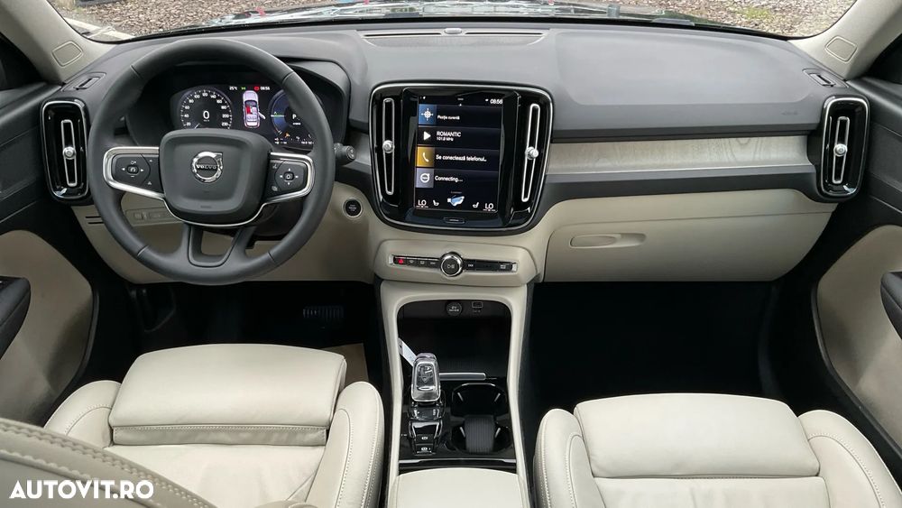 VOLVO XC40 2022 — imagine 9