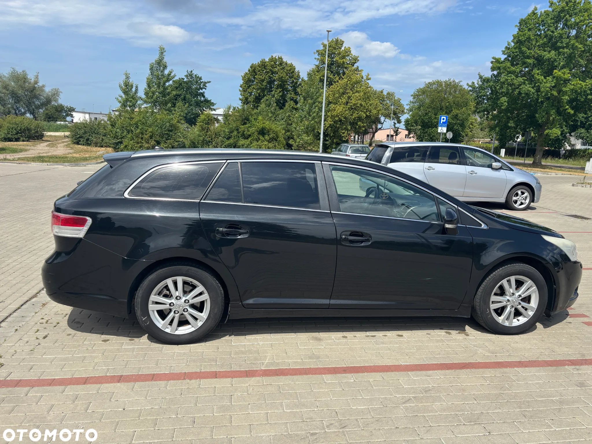 Toyota Avensis 1.8 Luna EU5 - 9