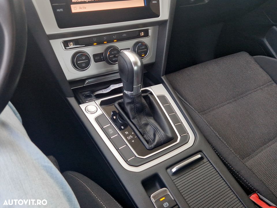 Volkswagen Passat 2.0 TDI DSG Comfortline - 19