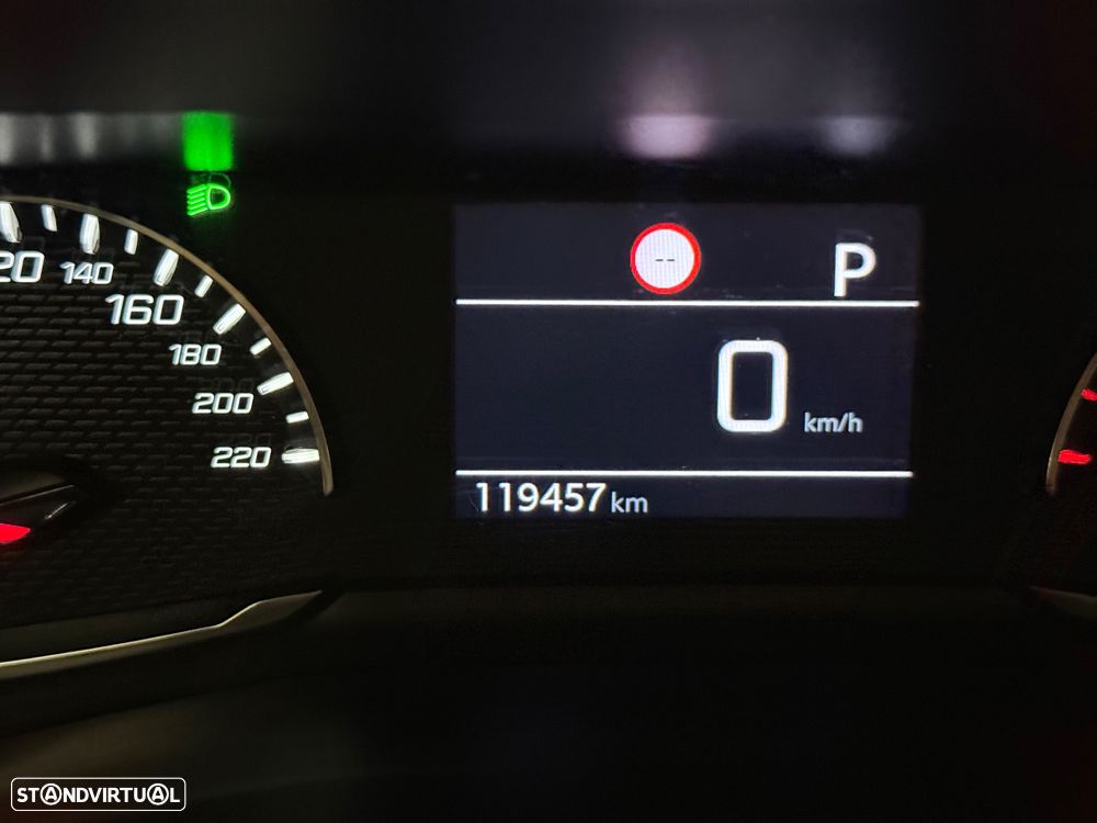 Peugeot 2008 PureTech 130 EAT8 Active - 12