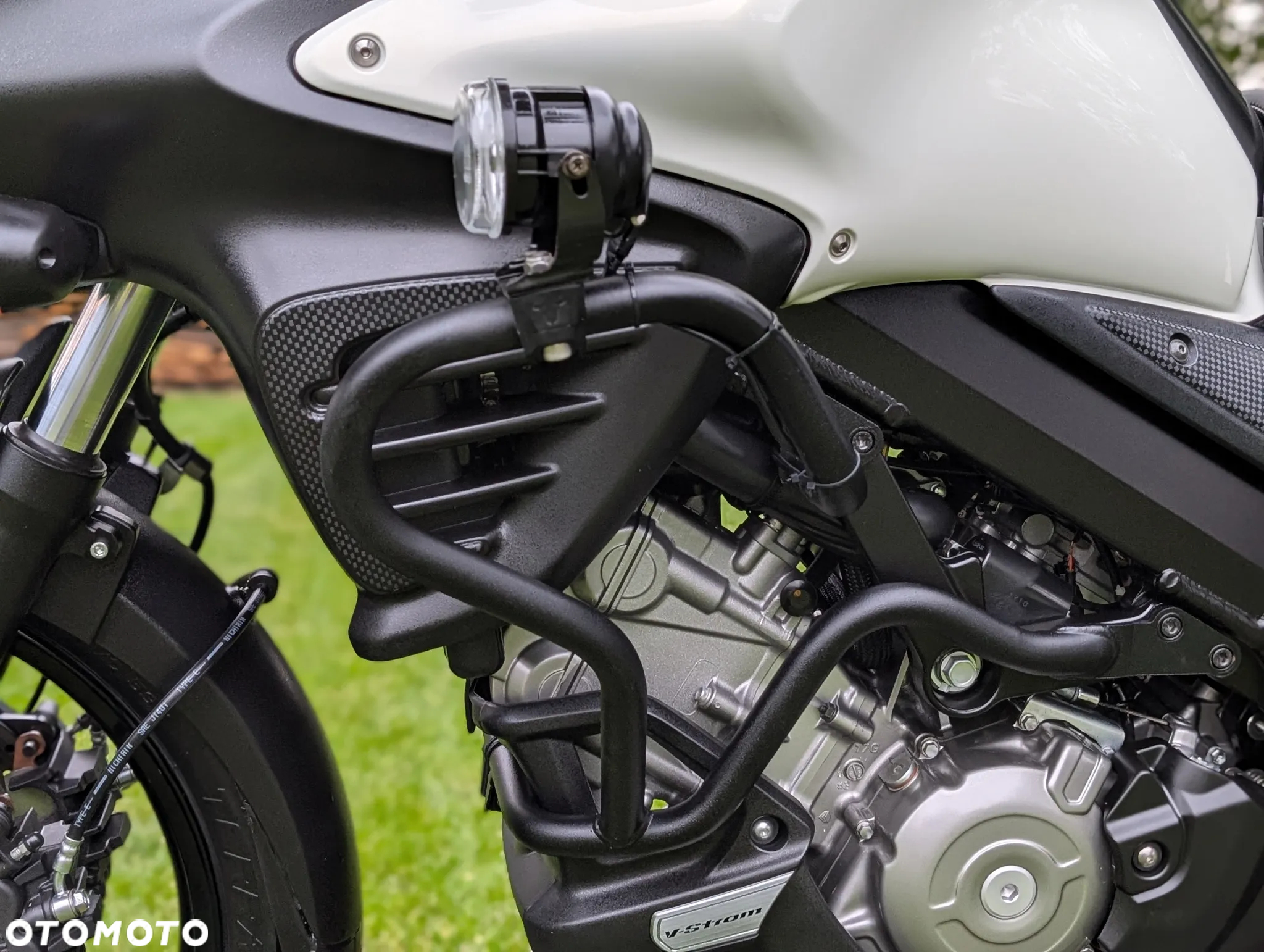 Suzuki V-STROM - 12