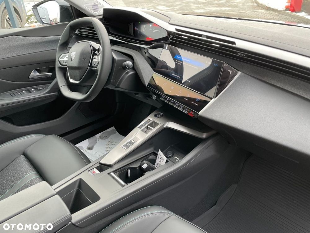 Peugeot 408 - 12