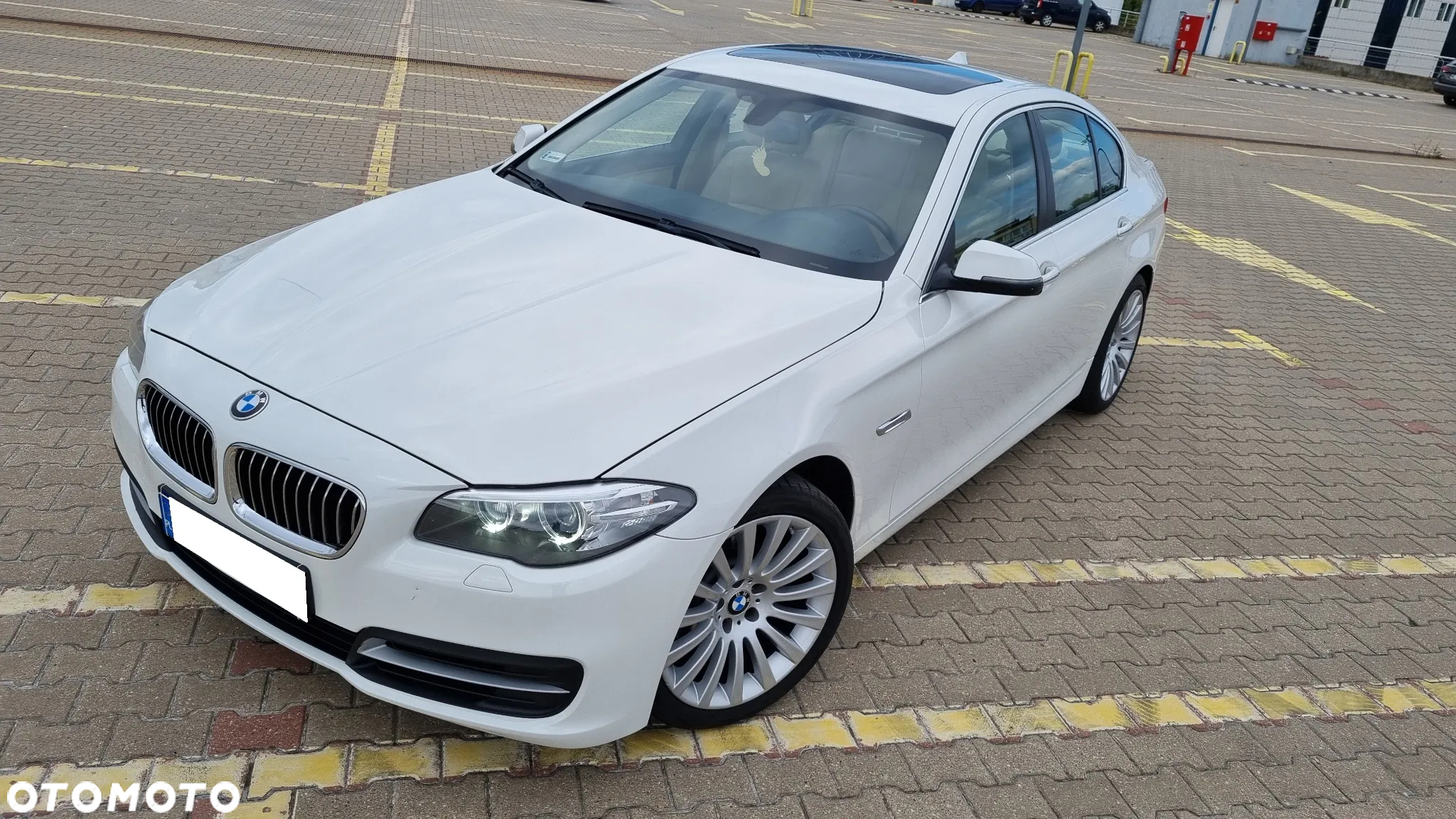 BMW Seria 5 528i - 4