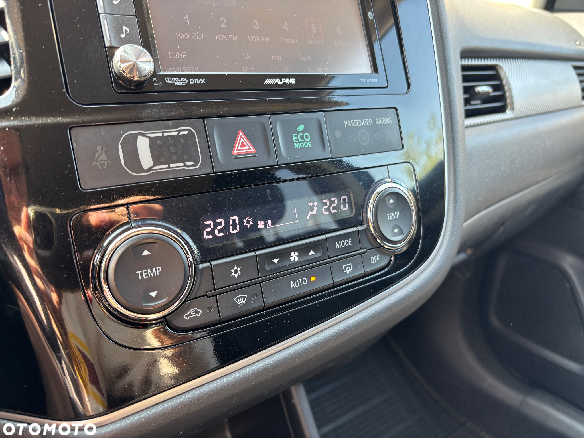 Mitsubishi Outlander - 32