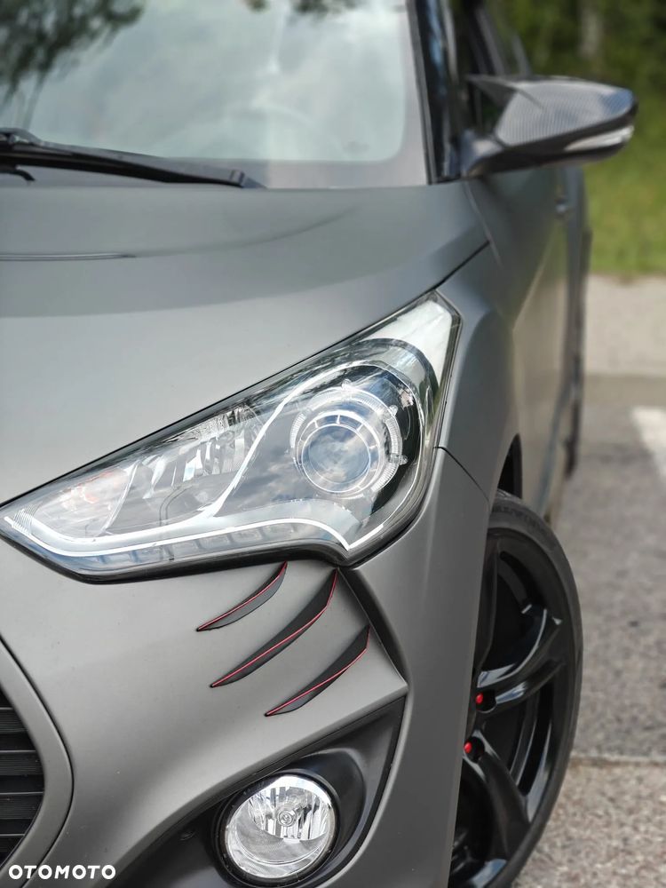 Hyundai Veloster - 4