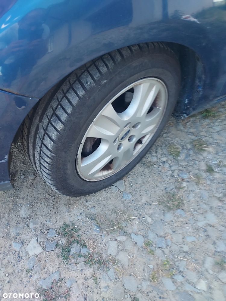 Ford Focus 1.6 Ambiente - 1