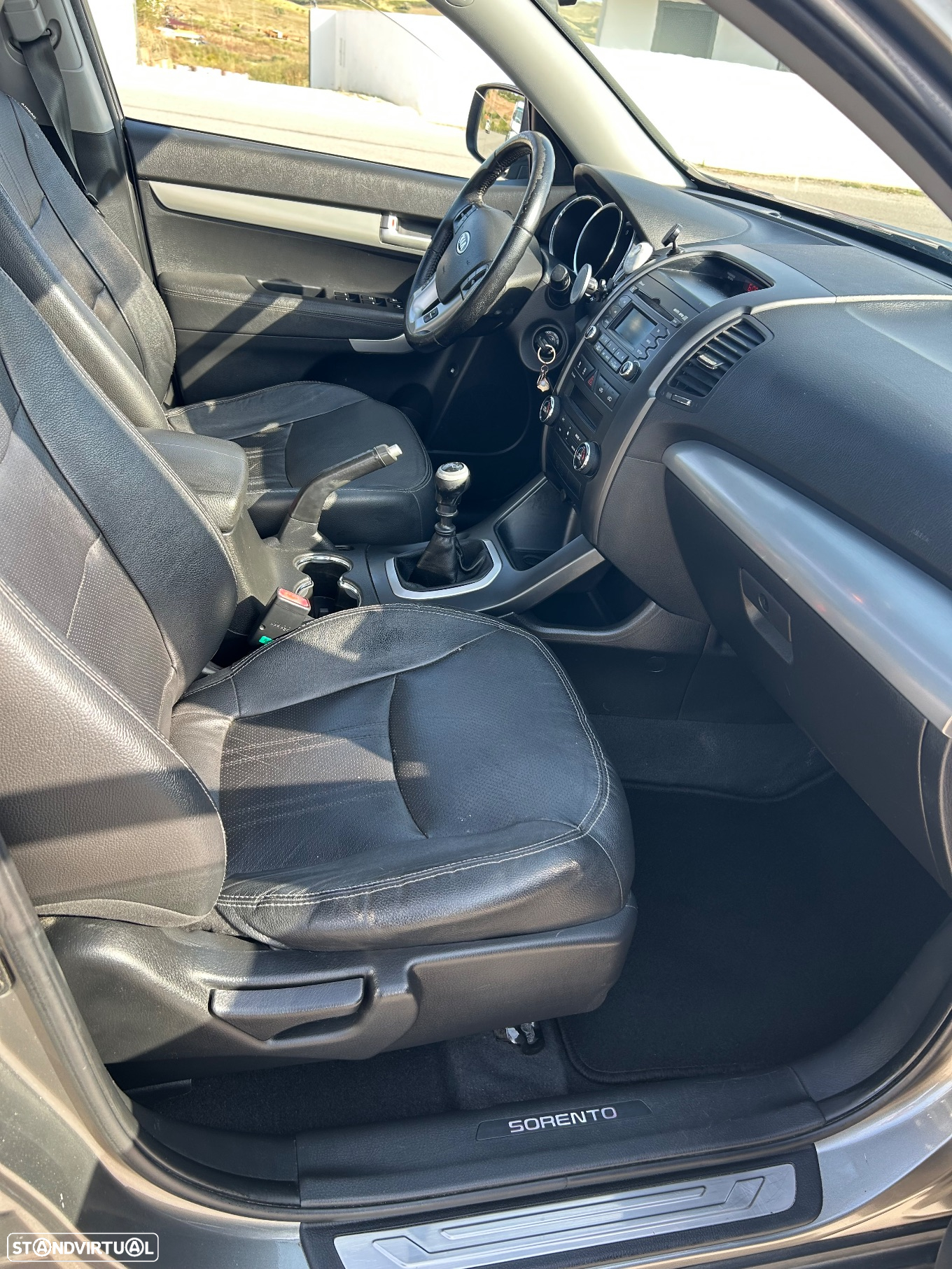 Kia Sorento 2.0 CRDi TX Tecto Panorâmico - 14