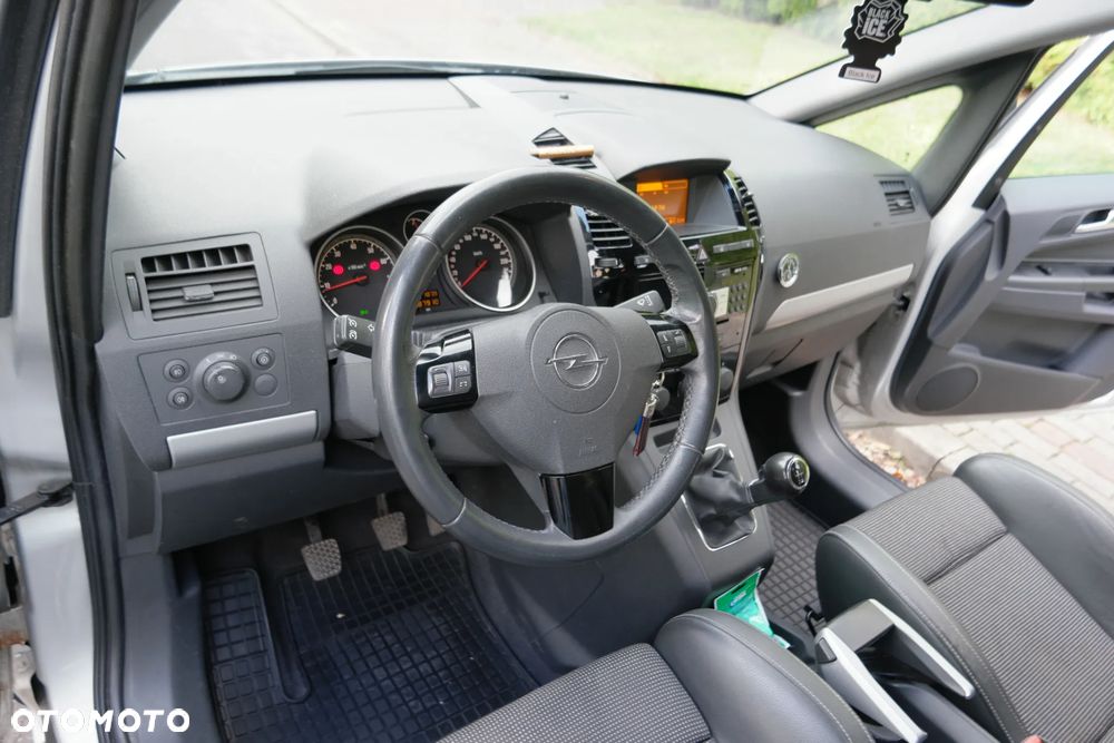 Opel Zafira 1.6 Cosmo EU5 - 13