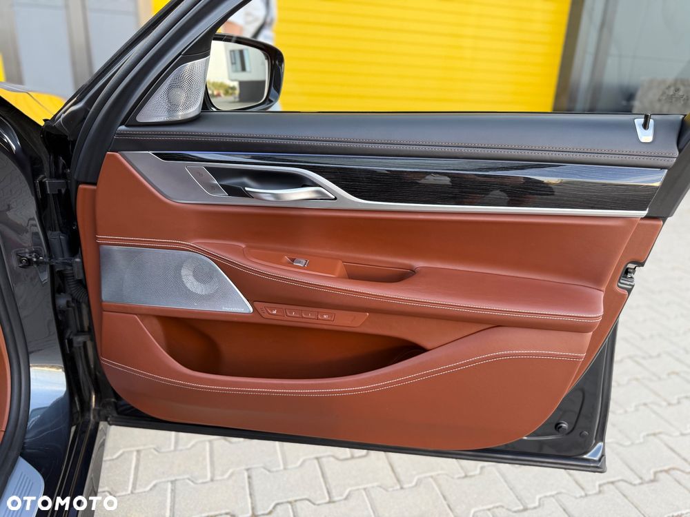 BMW Seria 7 750Ld xDrive - 17