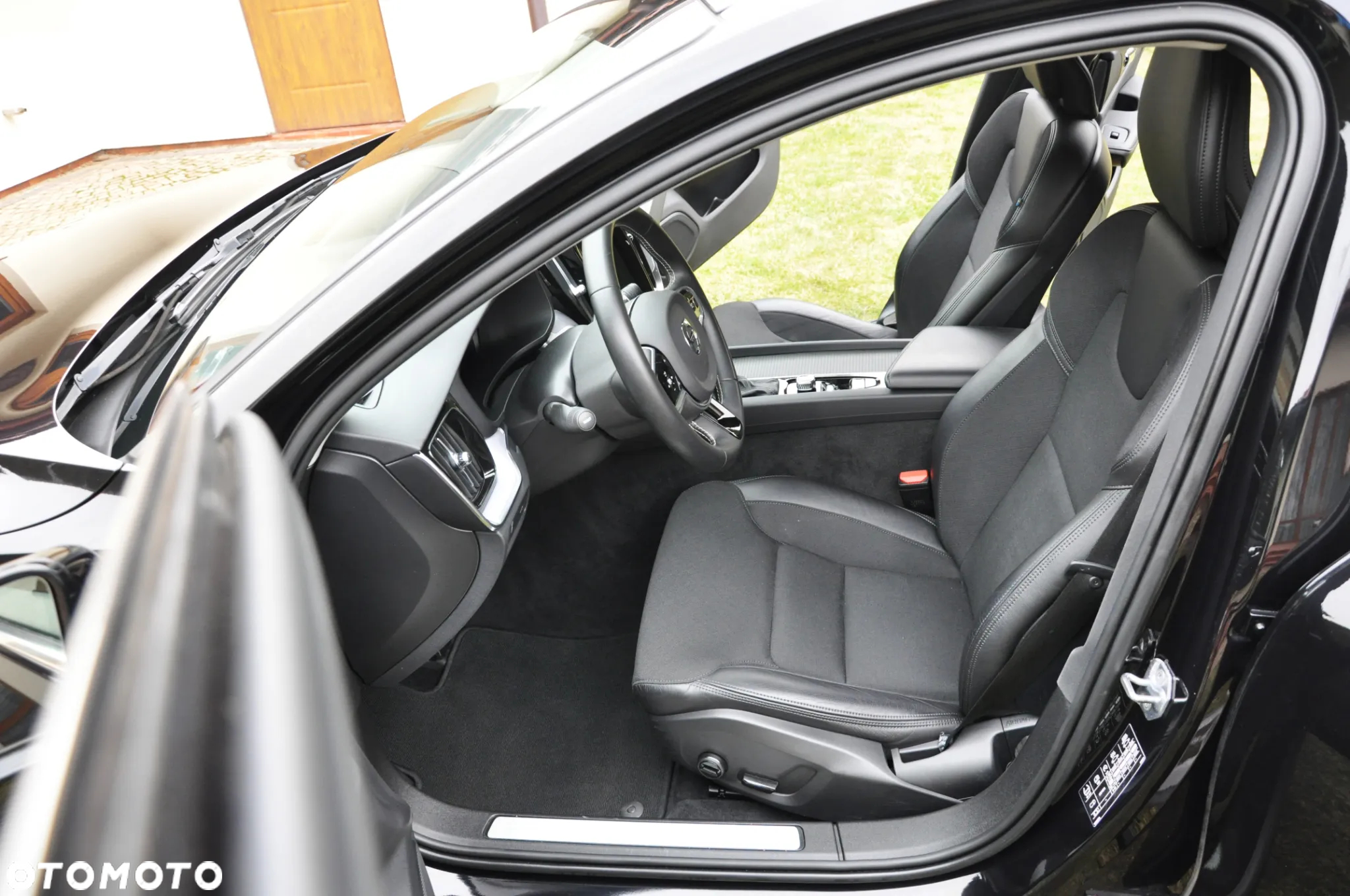 Volvo V60 T4 Geartronic Momentum Pro - 27