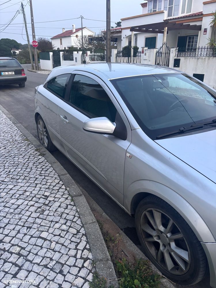 Opel Astra GTC 1.9 CDTI - 11