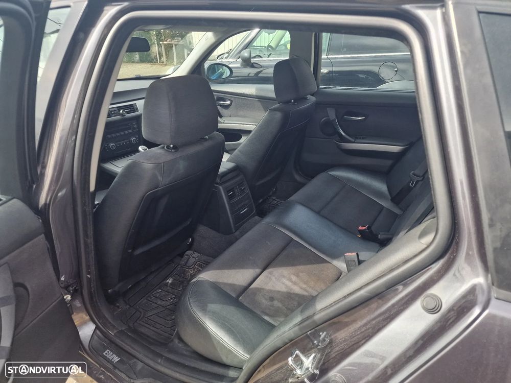 BMW 320 d Exclusive - 7