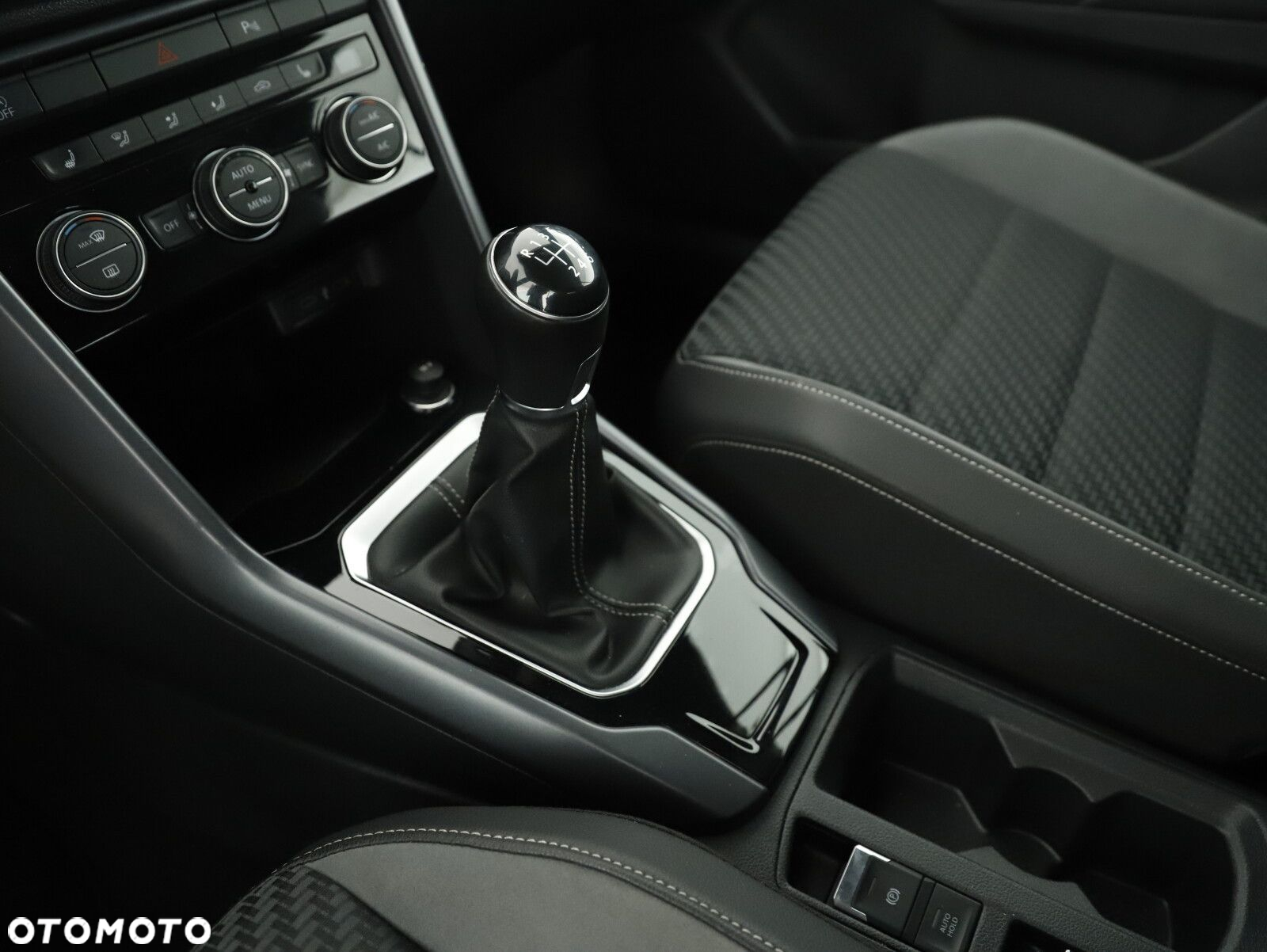 Volkswagen T-Roc - 23