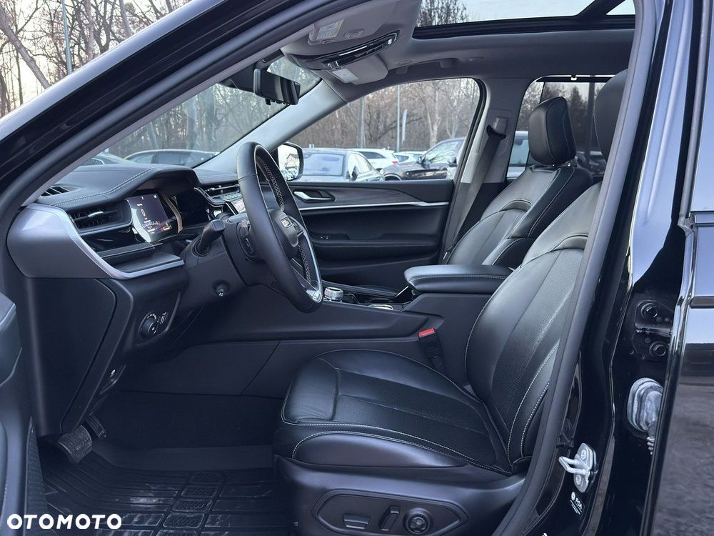 Jeep Grand Cherokee - 10