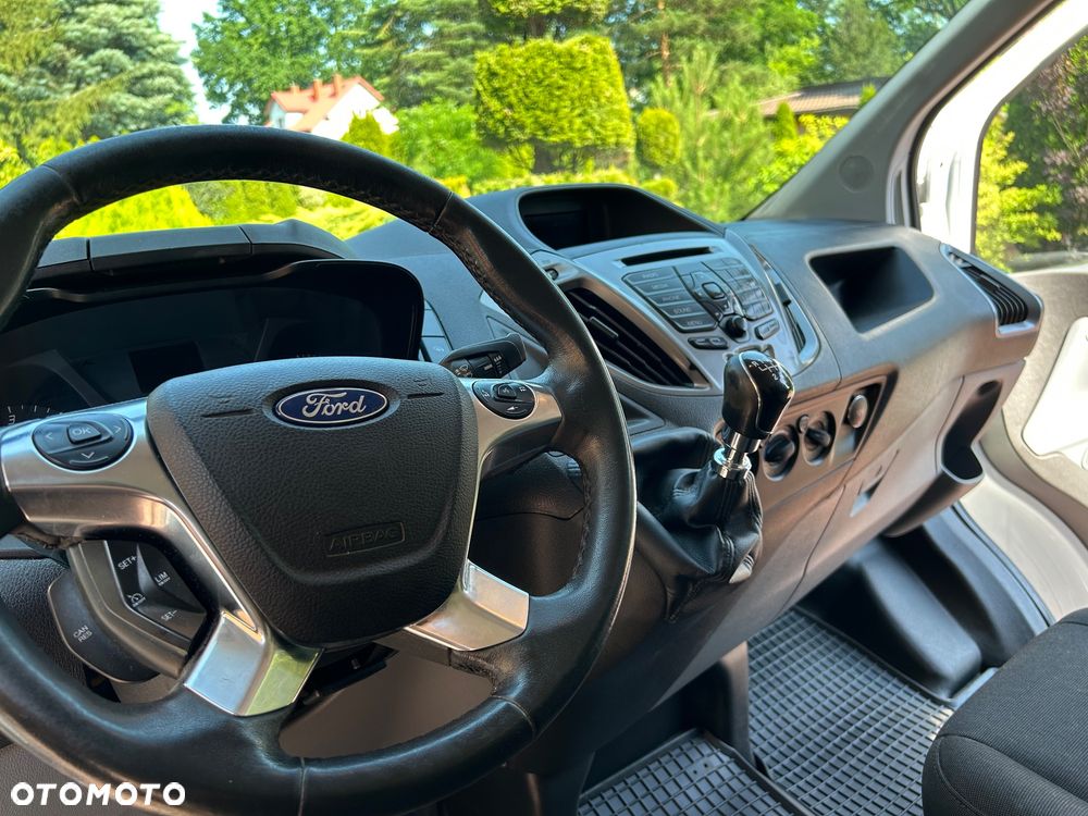 Ford Custom - 8